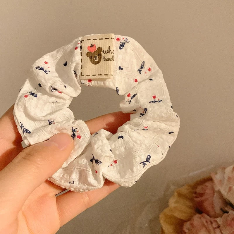 Mini Flower Scrunchie