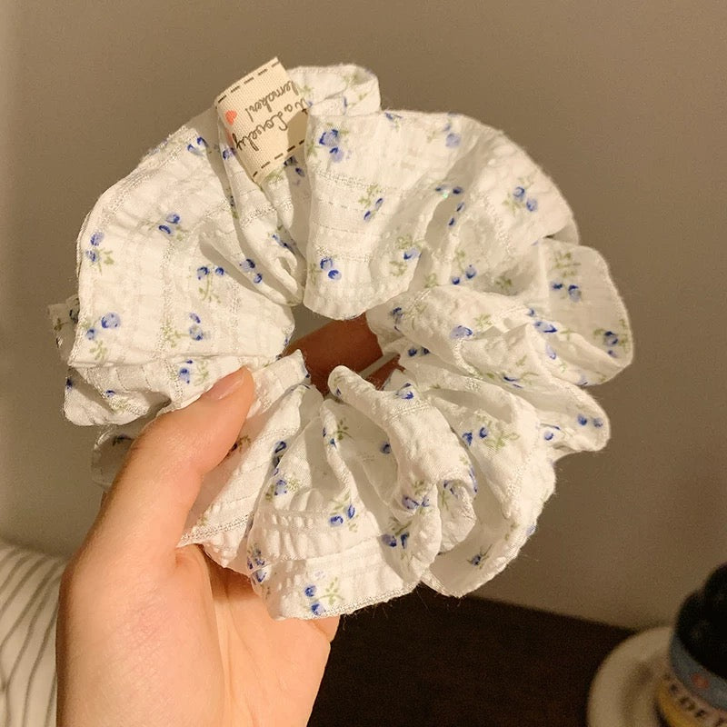 Mini Flower Scrunchie